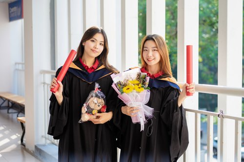 Sinh viên Viện đào tạo Quốc tế