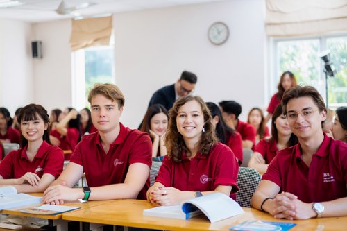 Sinh viên Viện đào tạo Quốc tế